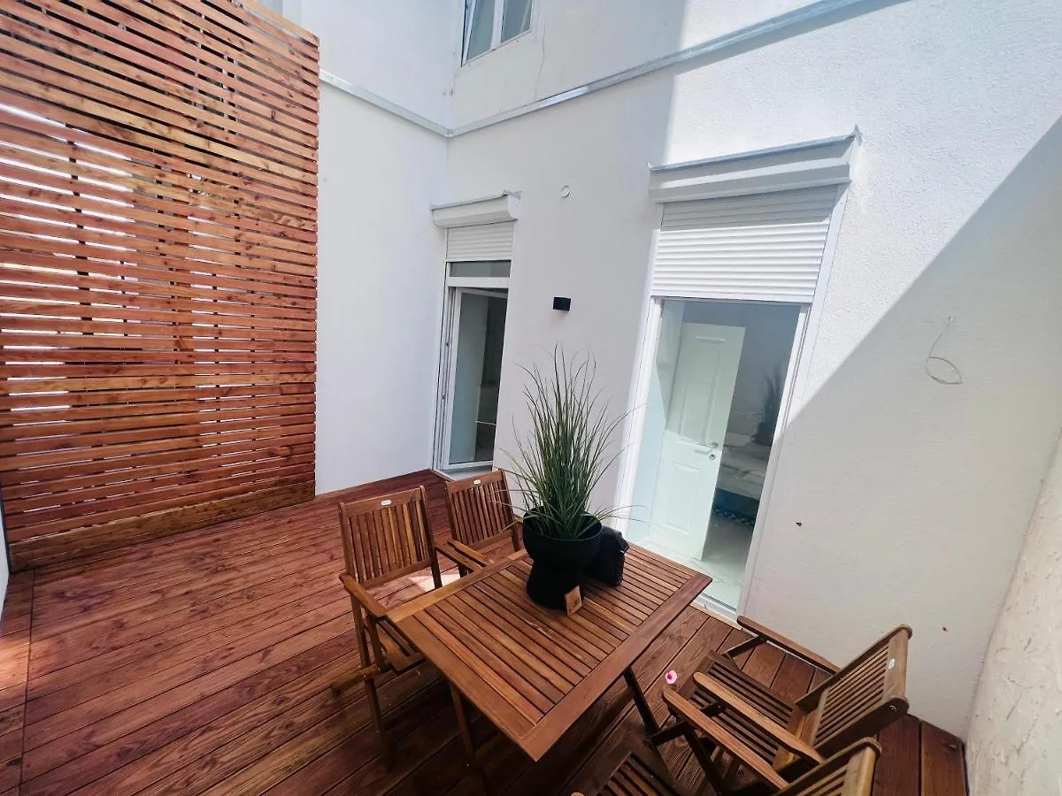 Zeus Design Apartment Schlosspark Schoenbrunn Wien Österreich