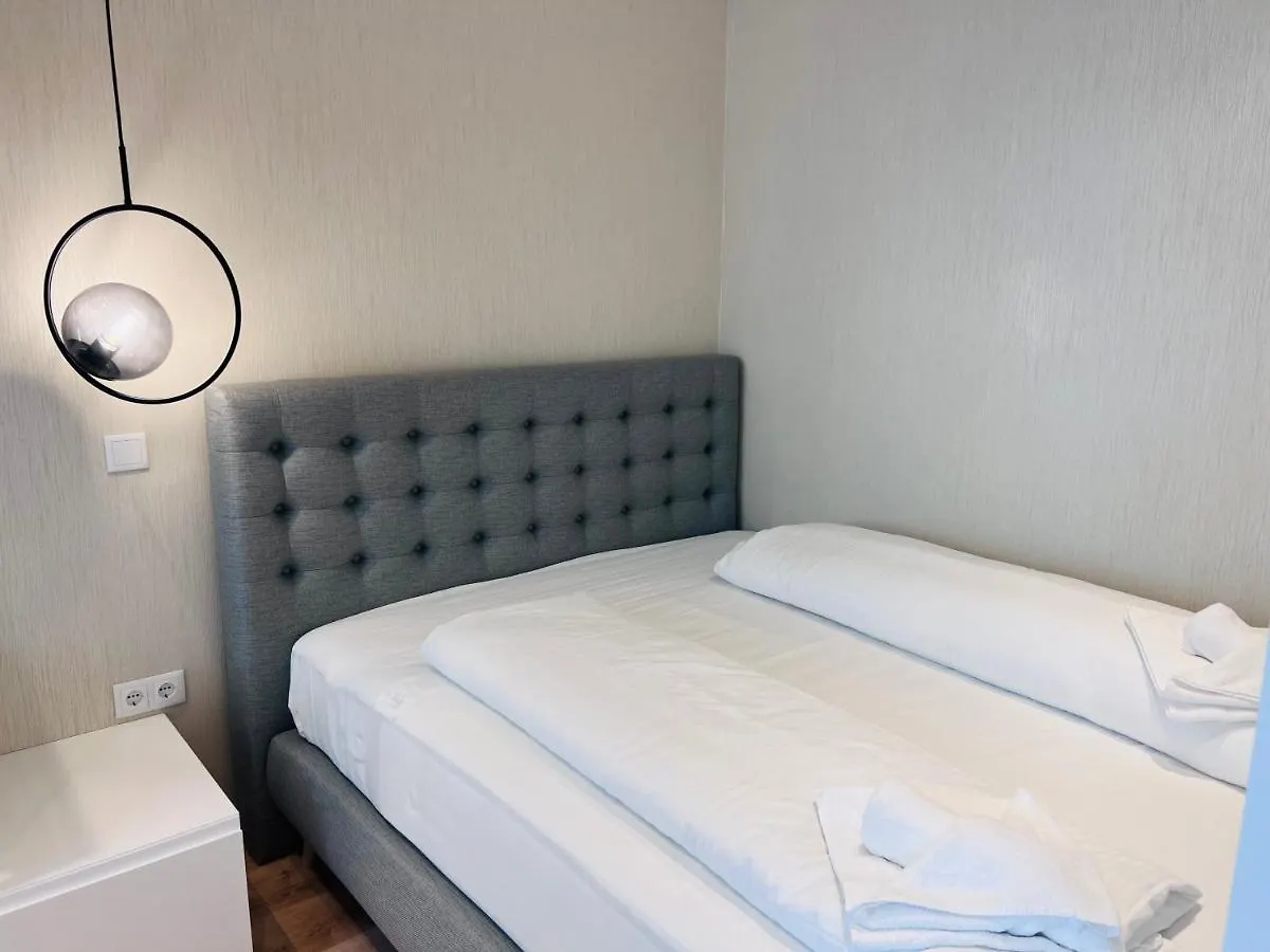 Zeus Design Apartment Schlosspark Schoenbrunn Wien