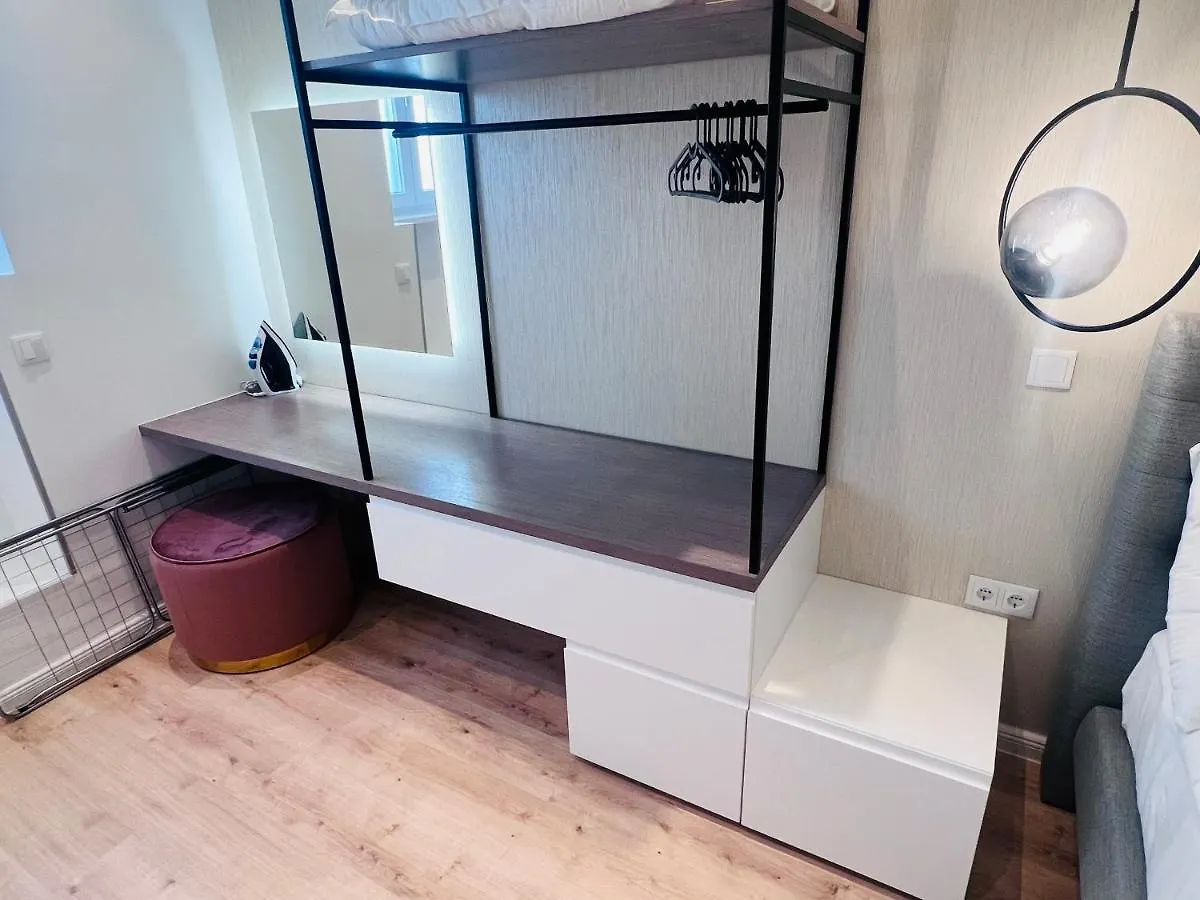 Zeus Design Apartment Schlosspark Schoenbrunn Vienna