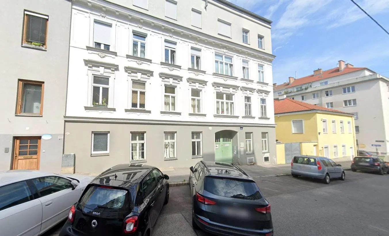 Zeus Design Apartment Schlosspark Schoenbrunn Vienna